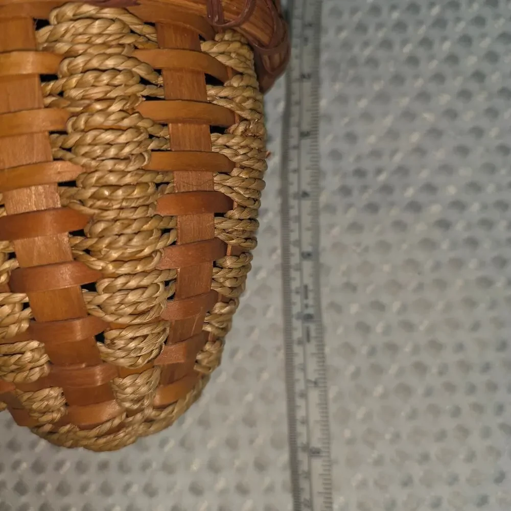 HANDWOVEN RUSTIC ACORN FALL DECOR BASKET